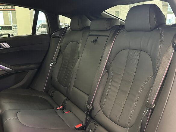 2021 BMW X6 40d III (G06), чёрный, 9300000 рублей - вид 9