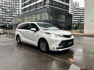 2022 Toyota Sienna IV, белый, 6100000 рублей, вид 1