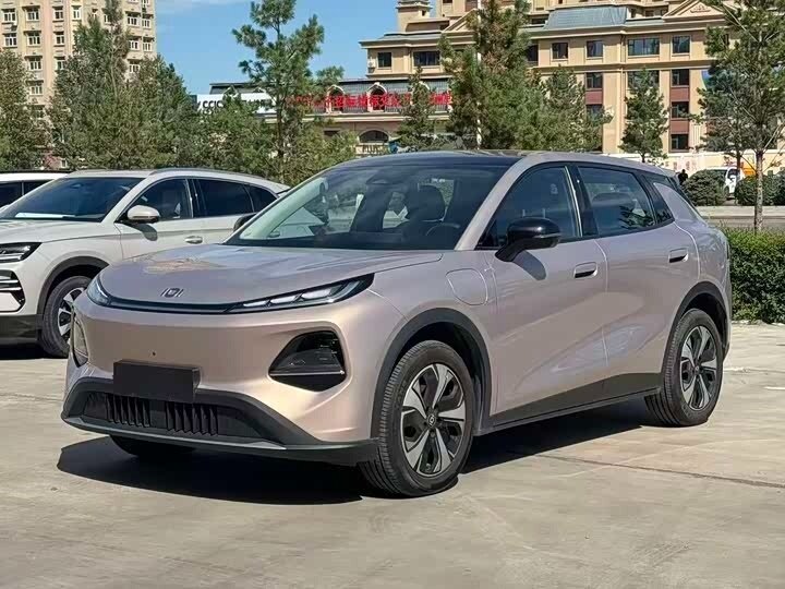 Открыть фотографии: Changan Qiyuan Q05 II