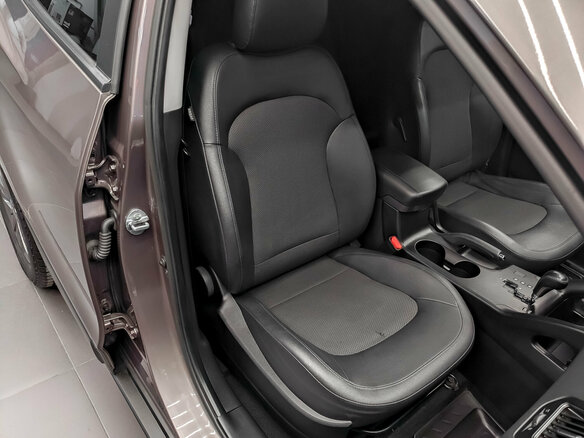 2013 Hyundai ix35 I Рестайлинг, коричневый, 1490000 рублей - вид 17