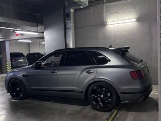 2018 Bentley Bentayga I, серый, 11999000 рублей, вид 3