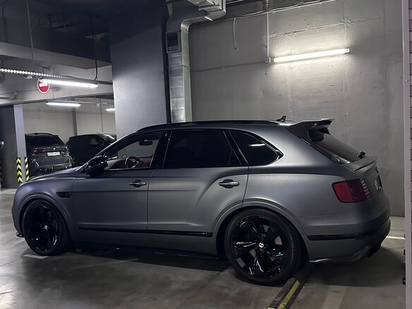 2018 Bentley Bentayga I, серый, 11699000 рублей - вид 2