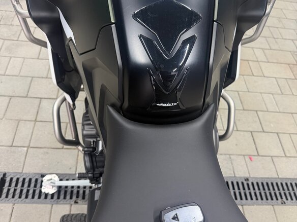 2023 Triumph Tiger 1200, белый, 1410000 рублей - вид 9