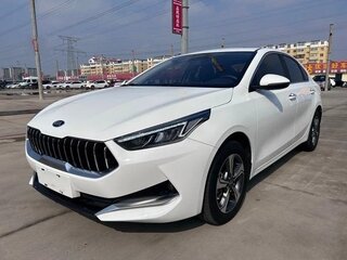 2023 Kia K3 II Рестайлинг, белый, 1680000 рублей, вид 1