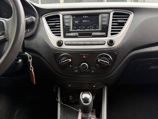 2019 Hyundai Solaris II, серебристый, 780000 рублей, вид 5