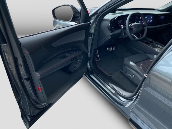 2026 Audi Q7 III (G8), серый, 16350000 рублей - вид 5