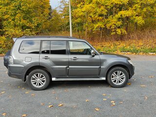 2011 Mitsubishi Pajero IV Рестайлинг 1, серый, 2400000 рублей, вид 3