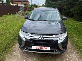 2020 Mitsubishi Outlander III Рестайлинг 3, серый, 2200000 рублей, вид 1