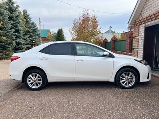 2013 Toyota Corolla XI (E160, E170, E180), белый, 1145000 рублей, вид 3