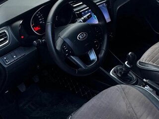 2014 Kia Rio 5-speed III, серебристый, 700000 рублей, вид 5