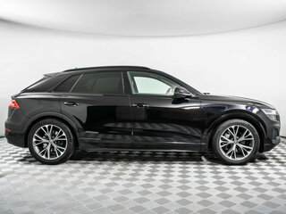 2019 Audi Q8 55 TFSI I (4M), чёрный, 5777000 рублей, вид 5