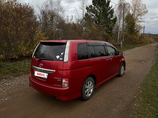 2011 Toyota ISis I Рестайлинг, красный, 850000 рублей, вид 3