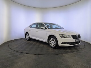 2019 Skoda Superb III, белый, 2450000 рублей, вид 3