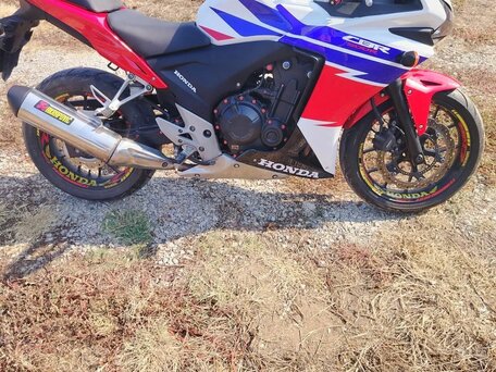 2015 Honda CBR 400R, красный, 420000 рублей, вид 2