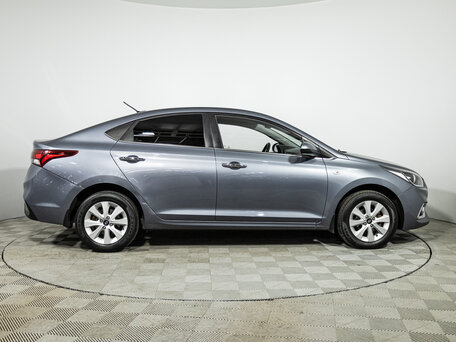 2018 Hyundai Solaris II, серый, 1069585 рублей, вид 4