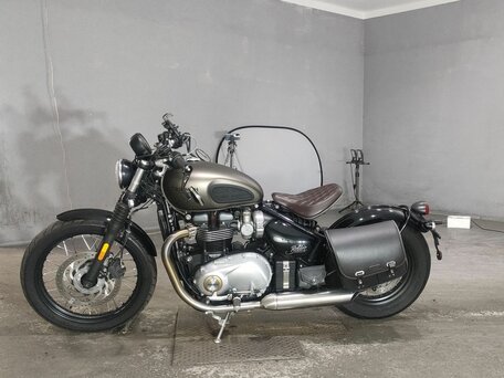 2018 Triumph Bonneville Bobber, серый, 1245000 рублей, вид 2