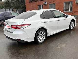 2020 Toyota Camry VIII (XV70), белый, 2590000 рублей, вид 4