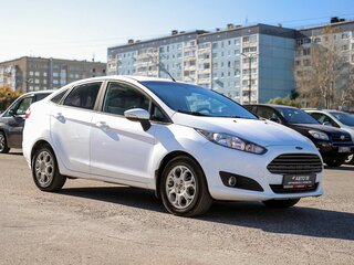 2015 Ford Fiesta Mk6 Рестайлинг, белый, 799000 рублей, вид 4