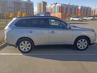 2013 Mitsubishi Outlander III, серебристый, 1480000 рублей, вид 1