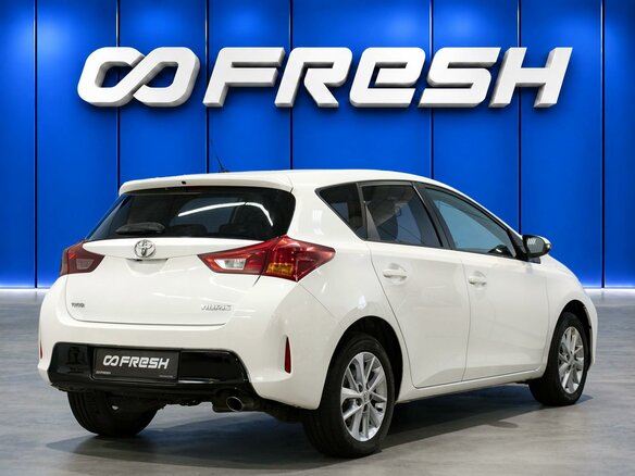2015 Toyota Auris II, белый, 1419000 рублей - вид 1