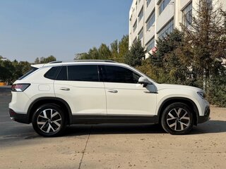 2023 Volkswagen Tayron I Рестайлинг, белый, 2560001 рублей, вид 4