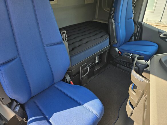 2026 Volvo FH 540, серебристый, 26000000 рублей - вид 15