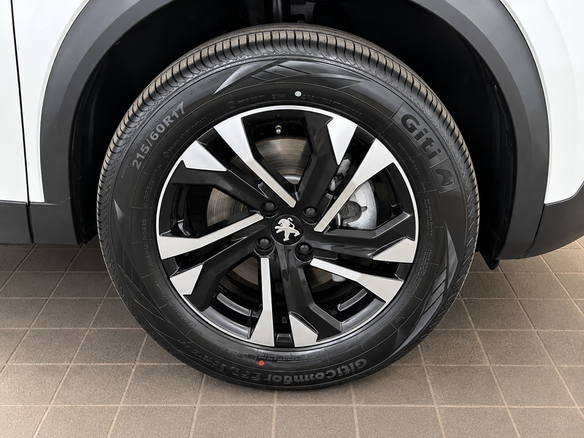 2023 Peugeot 2008 II, белый, 2399000 рублей - вид 17