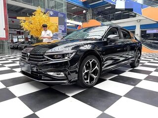 2023 Volkswagen Magotan B8 Рестайлинг, чёрный, 1500000 рублей, вид 1