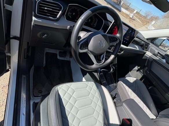 2023 Volkswagen Tayron I Рестайлинг, белый, 2760000 рублей - вид 11