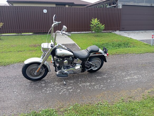 2004 Harley-Davidson Fat Boy, серебристый, 690000 рублей - вид 4