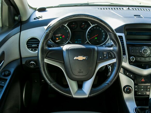 2011 Chevrolet Cruze I, серебристый, 600000 рублей - вид 17