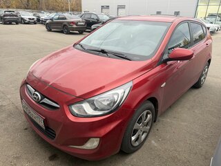 2012 Hyundai Solaris I, красный, 695000 рублей, вид 1