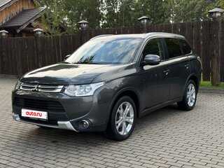 2014 Mitsubishi Outlander III Рестайлинг, серый, 1570000 рублей, вид 3