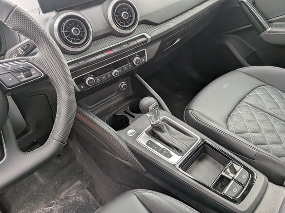 2023 Audi Q2 L 35 TFSI I Рестайлинг, белый, 2160000 рублей - вид 5