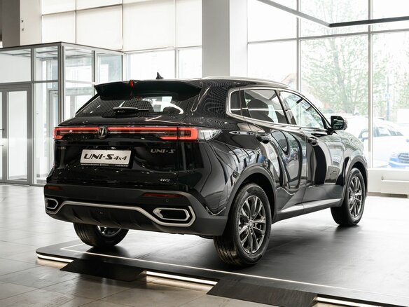 2026 Changan UNI-S I Рестайлинг, чёрный - вид 4