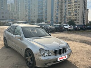 2003 Mercedes-Benz C-Класс 200 II (W203), серебристый, 600000 рублей, вид 1