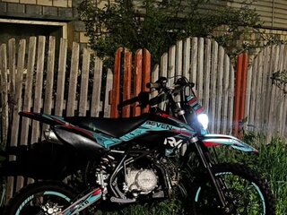 Regulmoto Seven Medalist 150E