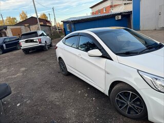 2013 Hyundai Solaris I, белый, 570000 рублей, вид 2