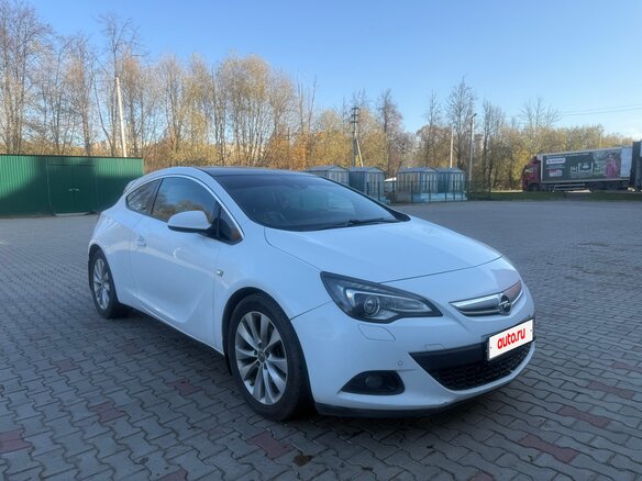 2012 Opel Astra GTC J Рестайлинг, белый, 800000 рублей - вид 2