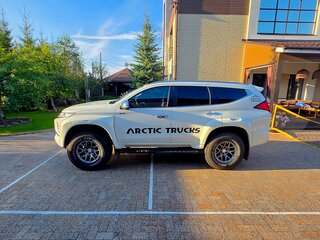 2023 Mitsubishi Montero Sport III Рестайлинг, белый, 6200000 рублей, вид 4