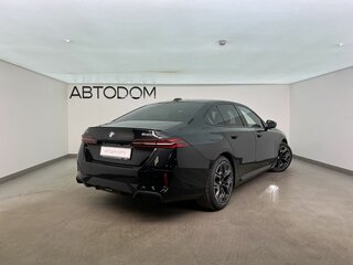 2026 BMW 5 серии 540d xDrive VIII (G60/G61/G68), чёрный, 14550000 рублей, вид 4