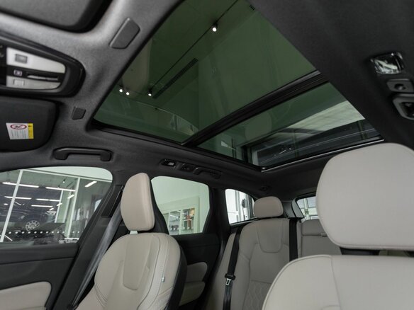 2025 Volvo XC60 II Рестайлинг 2, чёрный - вид 10