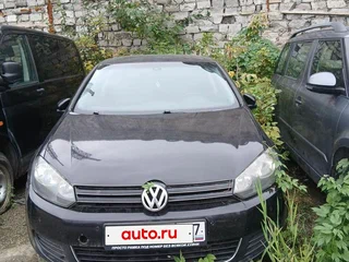 2010 Volkswagen Golf VI, чёрный, 403400 рублей, вид 1