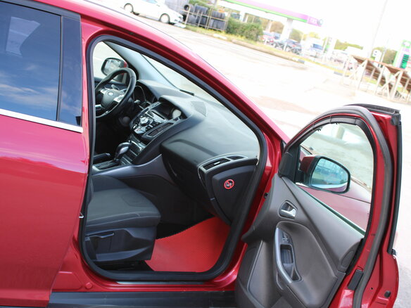2012 Ford Focus III, красный - вид 18