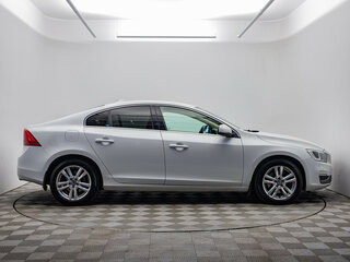 2013 Volvo S60 II Рестайлинг, белый, 1470000 рублей, вид 4
