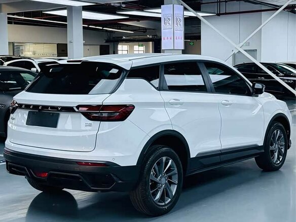 2025 Geely Coolray (Binyue L) I Рестайлинг 2, белый, 1630008 рублей - вид 3
