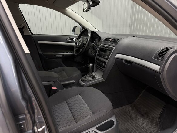2012 Skoda Octavia II (A5) Рестайлинг, серый, 890000 рублей - вид 8