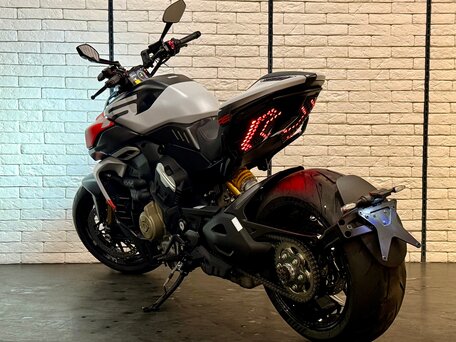 2026 Ducati Diavel V4, белый, 4550000 рублей, вид 5