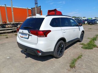 2020 Mitsubishi Outlander III Рестайлинг 3, белый, 2180000 рублей, вид 3