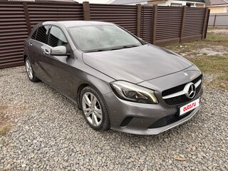 2015 Mercedes-Benz A-Класс 180 III (W176) Рестайлинг, серый, 1600000 рублей, вид 2